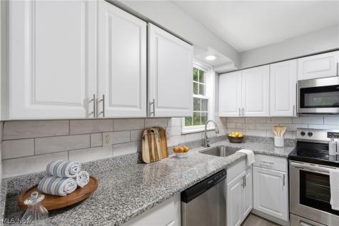 3556 Meadowbrook Boulevard Cleveland Heights OH 44118