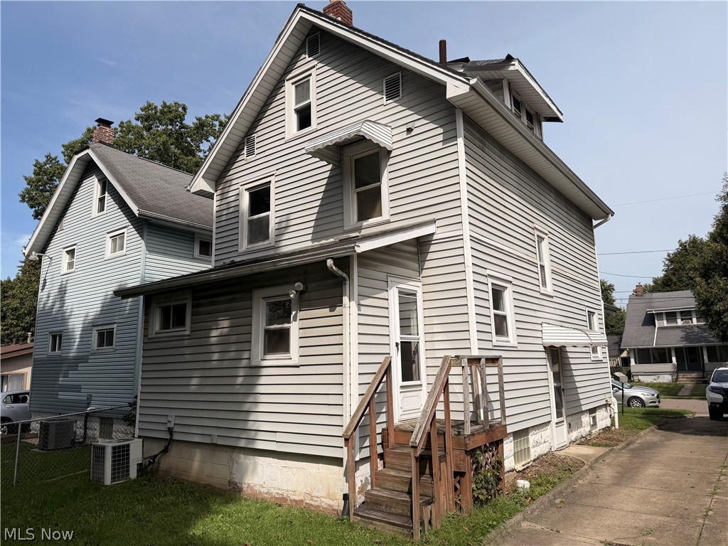 1390 Kentucky Avenue Akron OH 44314