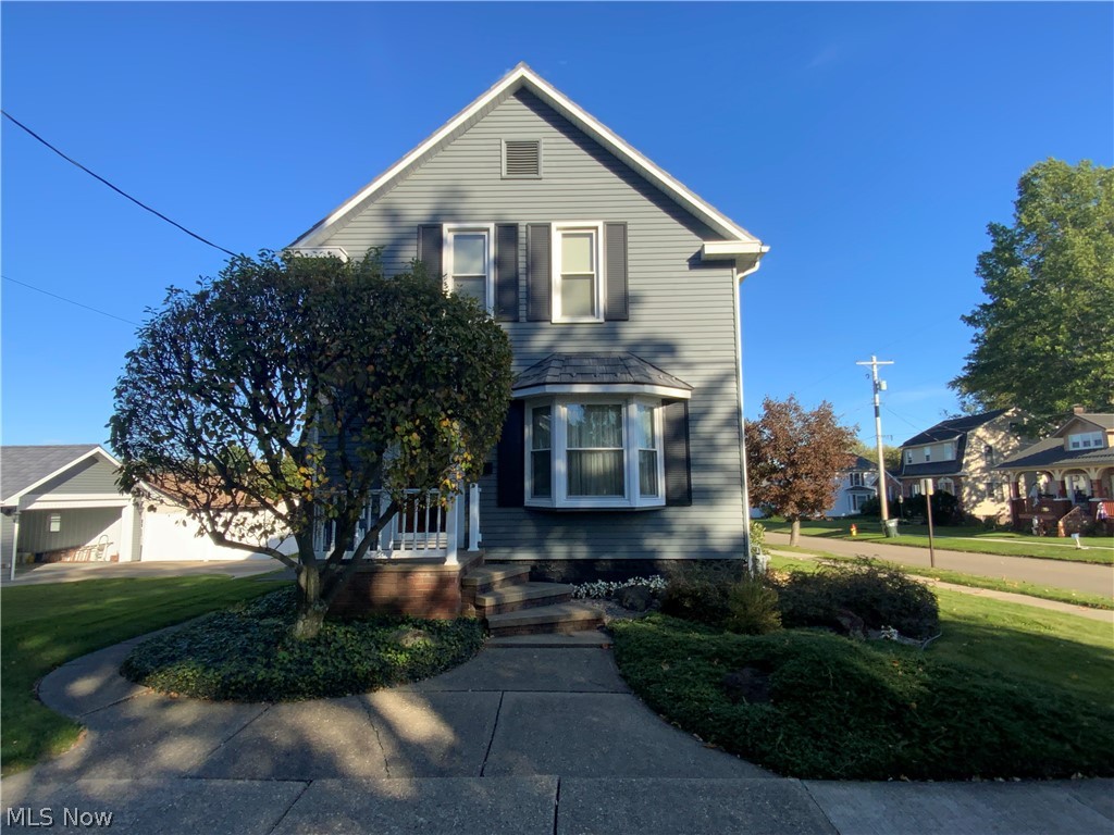 408 Stewart Avenue NE Carrollton OH 44615
