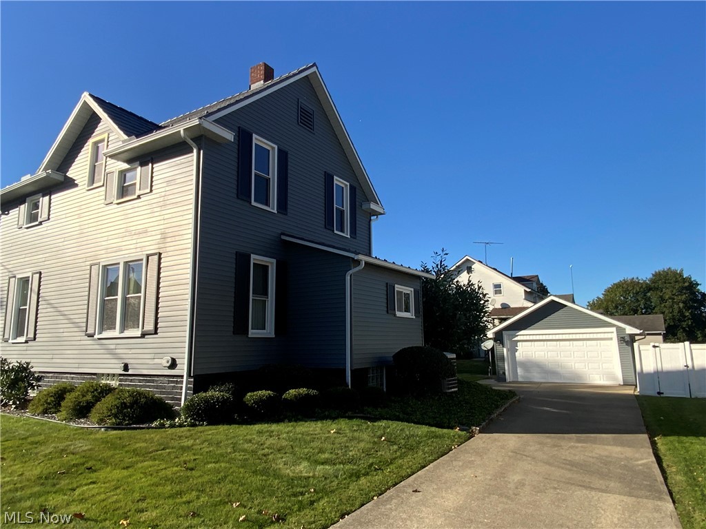 408 Stewart Avenue NE Carrollton OH 44615