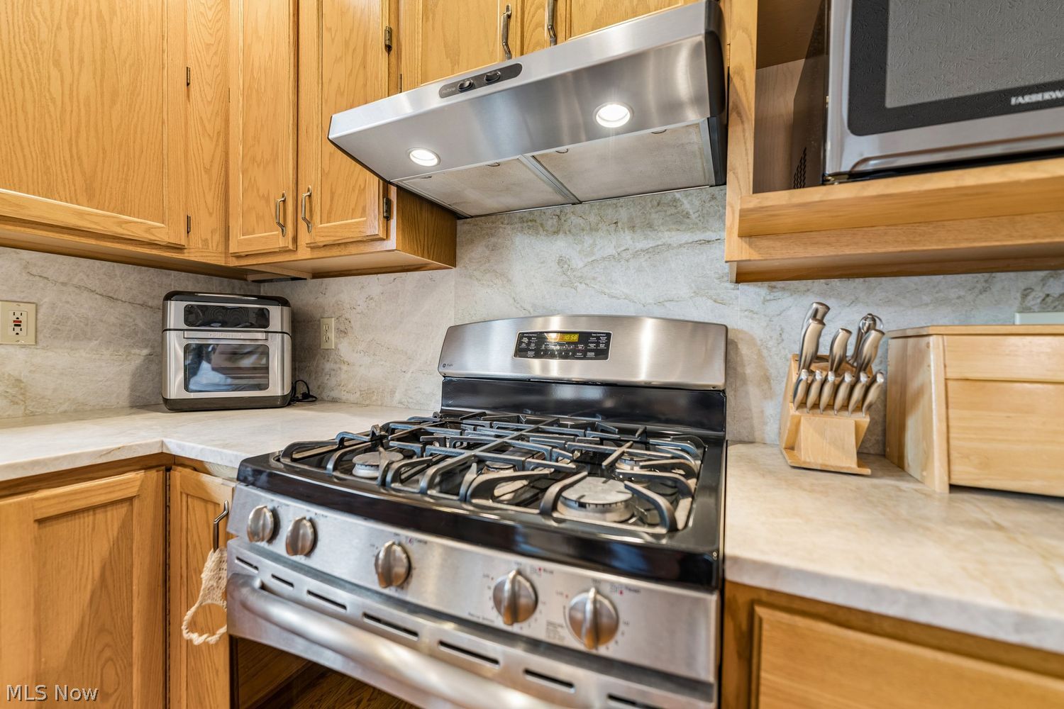 115 Pembridge Court Sheffield Lake OH 44054