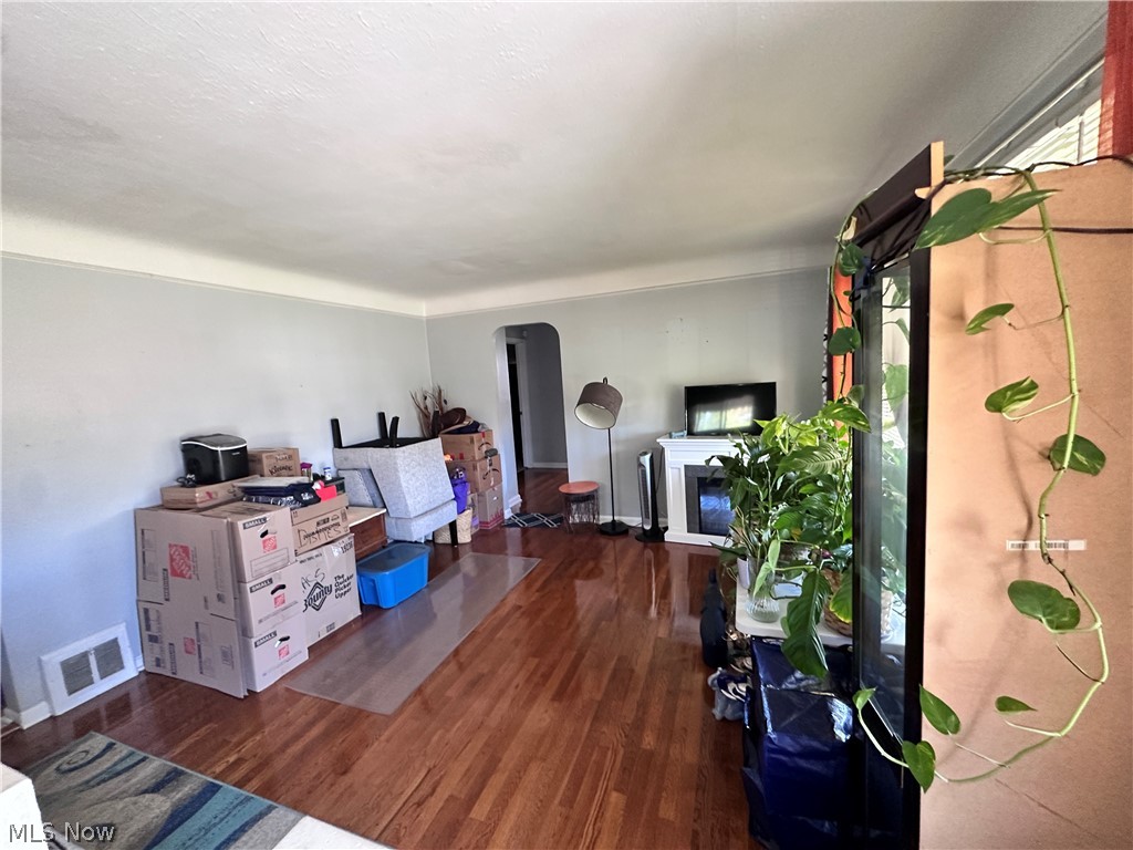 4133 Busa Oval Warrensville Heights OH 44128