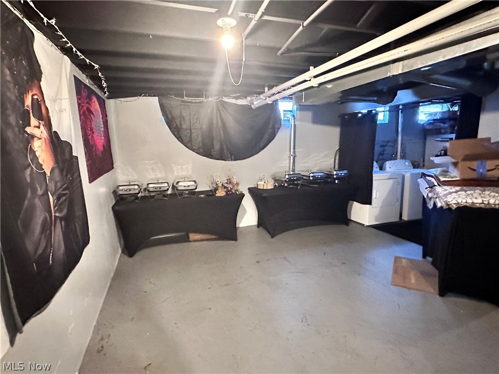 4133 Busa Oval Warrensville Heights OH 44128