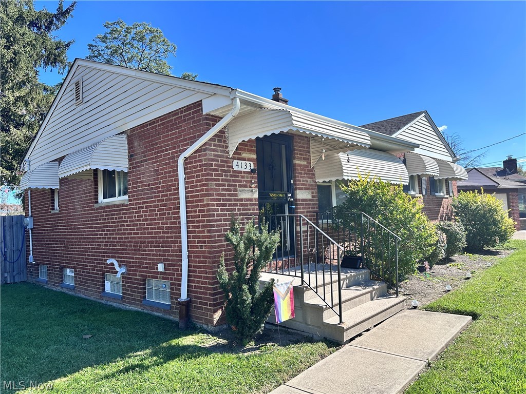 4133 Busa Oval Warrensville Heights OH 44128