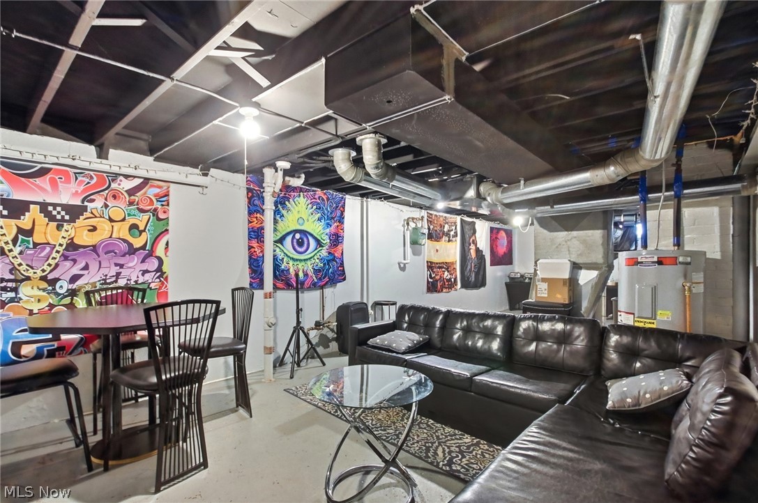 4133 Busa Oval Warrensville Heights OH 44128
