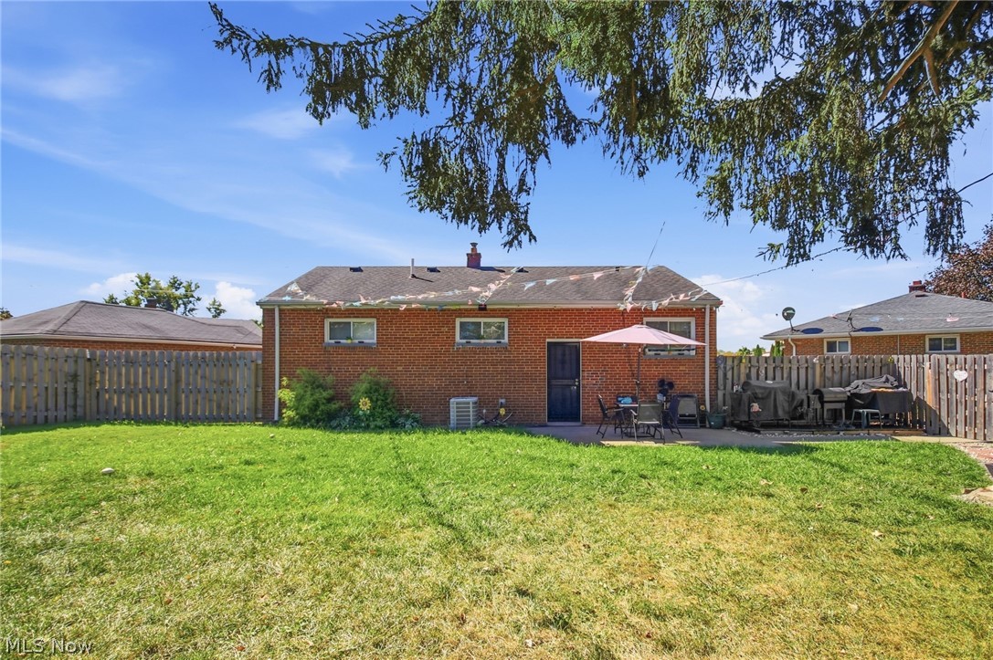 4133 Busa Oval Warrensville Heights OH 44128