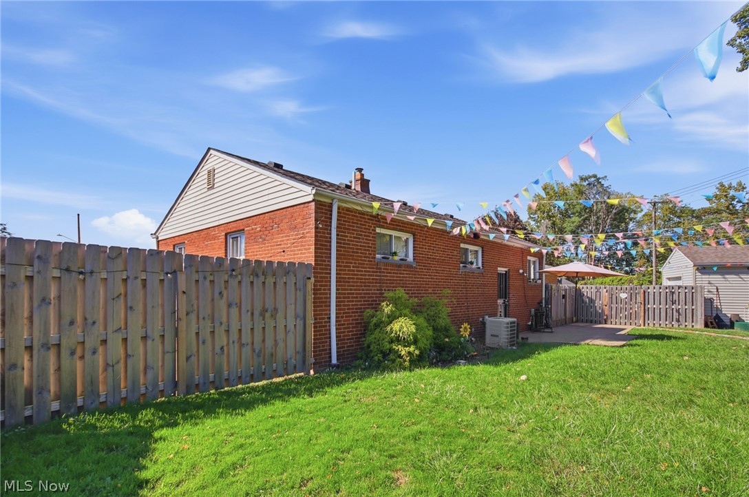 4133 Busa Oval Warrensville Heights OH 44128