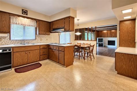7009 Edgerton Road North Royalton OH 44133