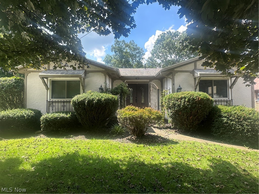 6425 Woodmoor Avenue NW Canton OH 44718