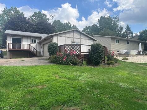 6425 Woodmoor Avenue NW Canton OH 44718