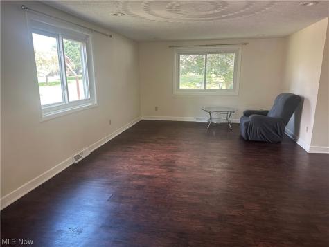 6425 Woodmoor Avenue NW Canton OH 44718