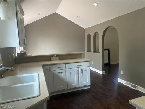 6425 Woodmoor Avenue NW Canton OH 44718