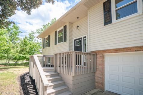 1108 Maple Street Tallmadge OH 44278
