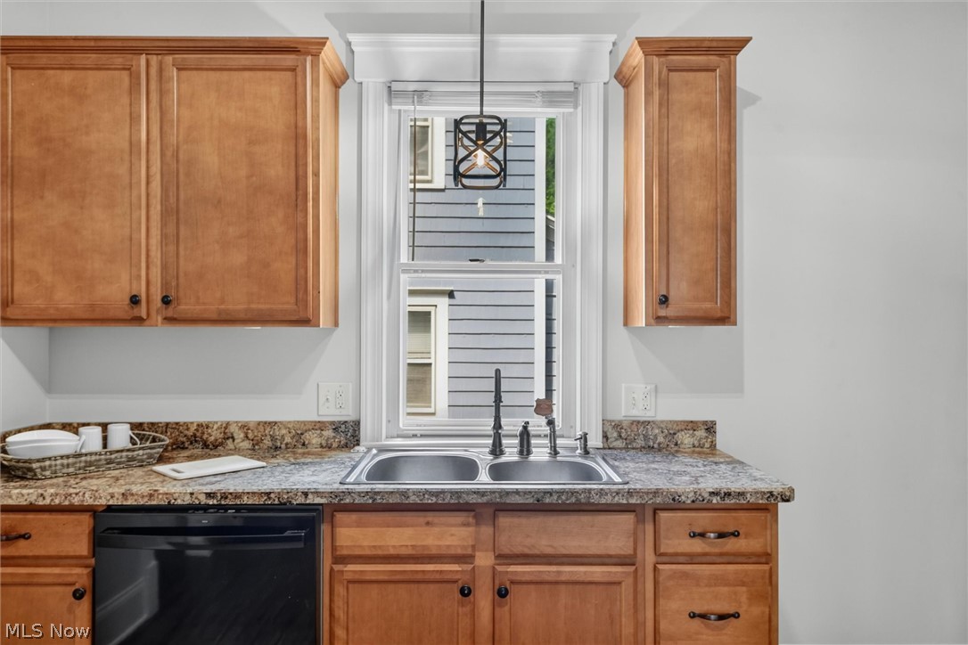 405 Silver Street Akron OH 44303