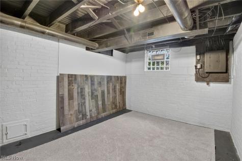 405 Silver Street Akron OH 44303
