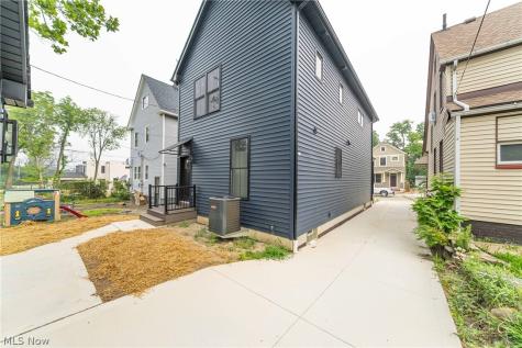 1886 Woodlawn Avenue Cleveland OH 44112