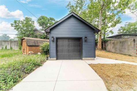 1886 Woodlawn Avenue Cleveland OH 44112