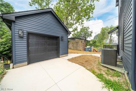 1886 Woodlawn Avenue Cleveland OH 44112