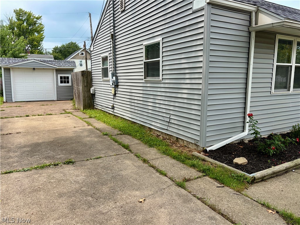 184 Beebe Avenue Elyria OH 44035