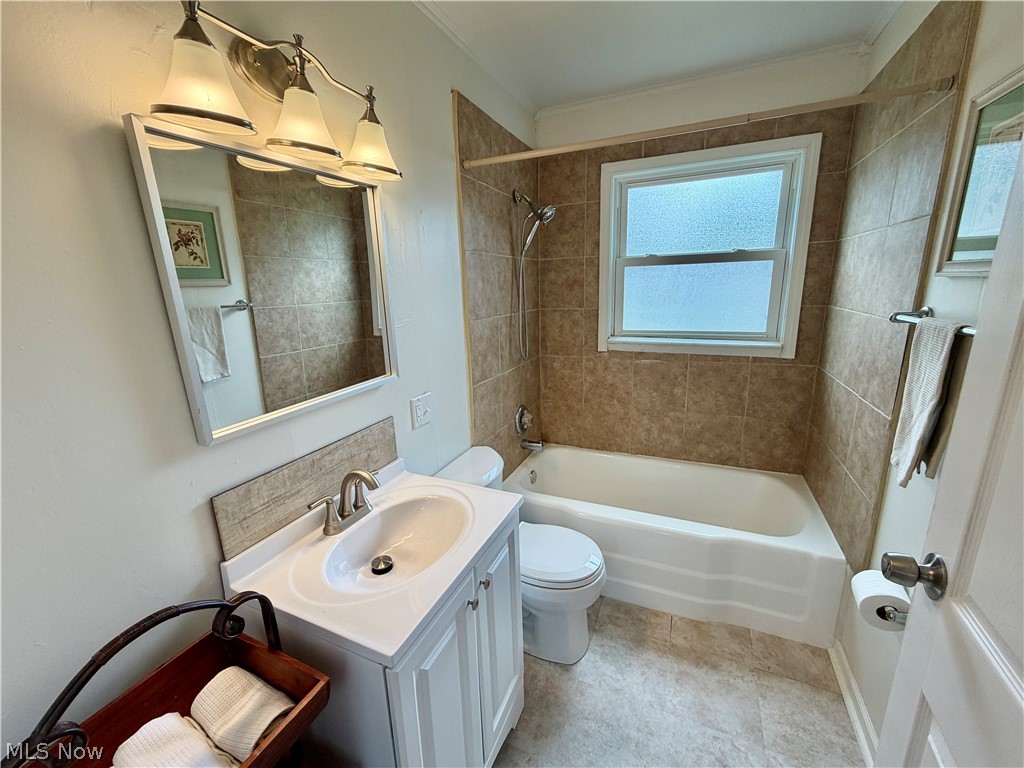 184 Beebe Avenue Elyria OH 44035