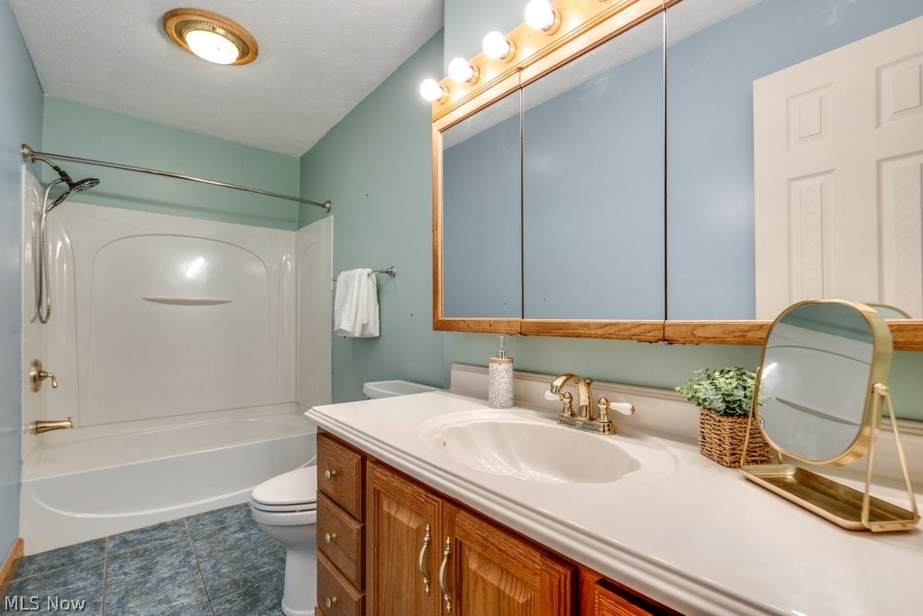 3277 Longwood Drive Norton OH 44203