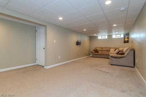 253 E 288th Street Willowick OH 44095