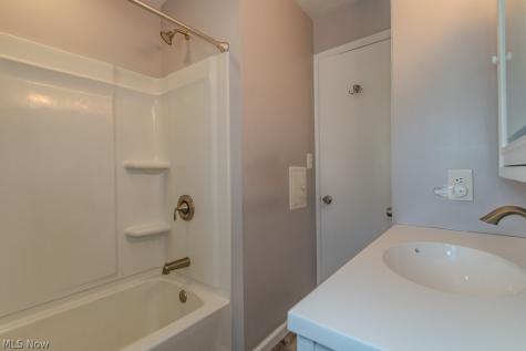 253 E 288th Street Willowick OH 44095