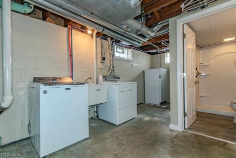 253 E 288th Street Willowick OH 44095