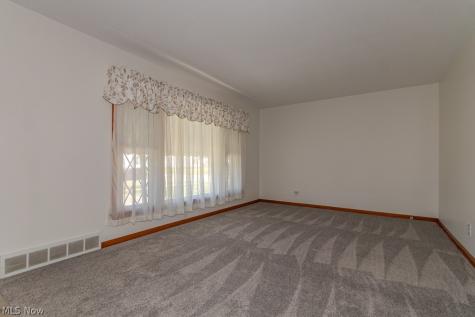 253 E 288th Street Willowick OH 44095