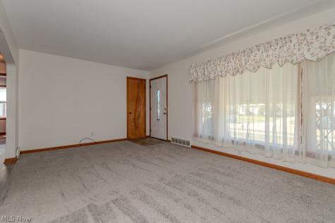 253 E 288th Street Willowick OH 44095