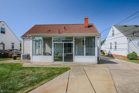 253 E 288th Street Willowick OH 44095