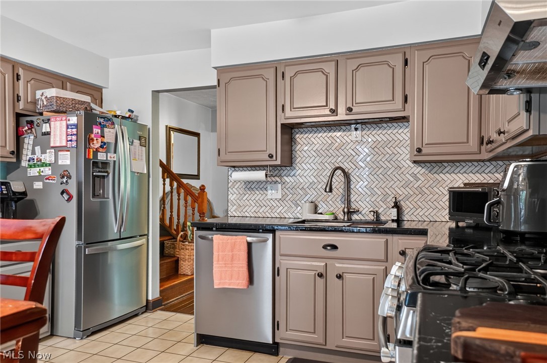 15000 S Crestwood Drive Middlefield OH 44062