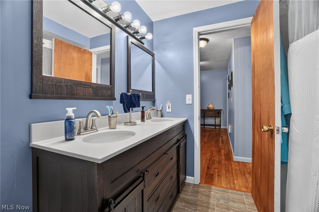 15000 S Crestwood Drive Middlefield OH 44062