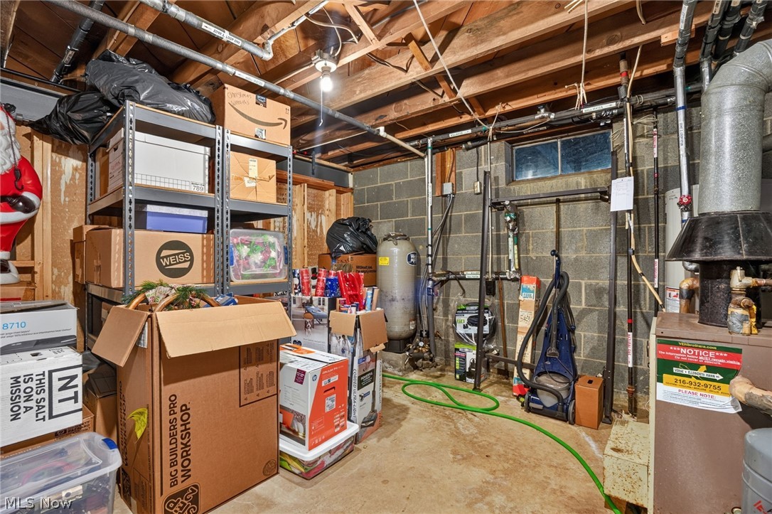 15000 S Crestwood Drive Middlefield OH 44062