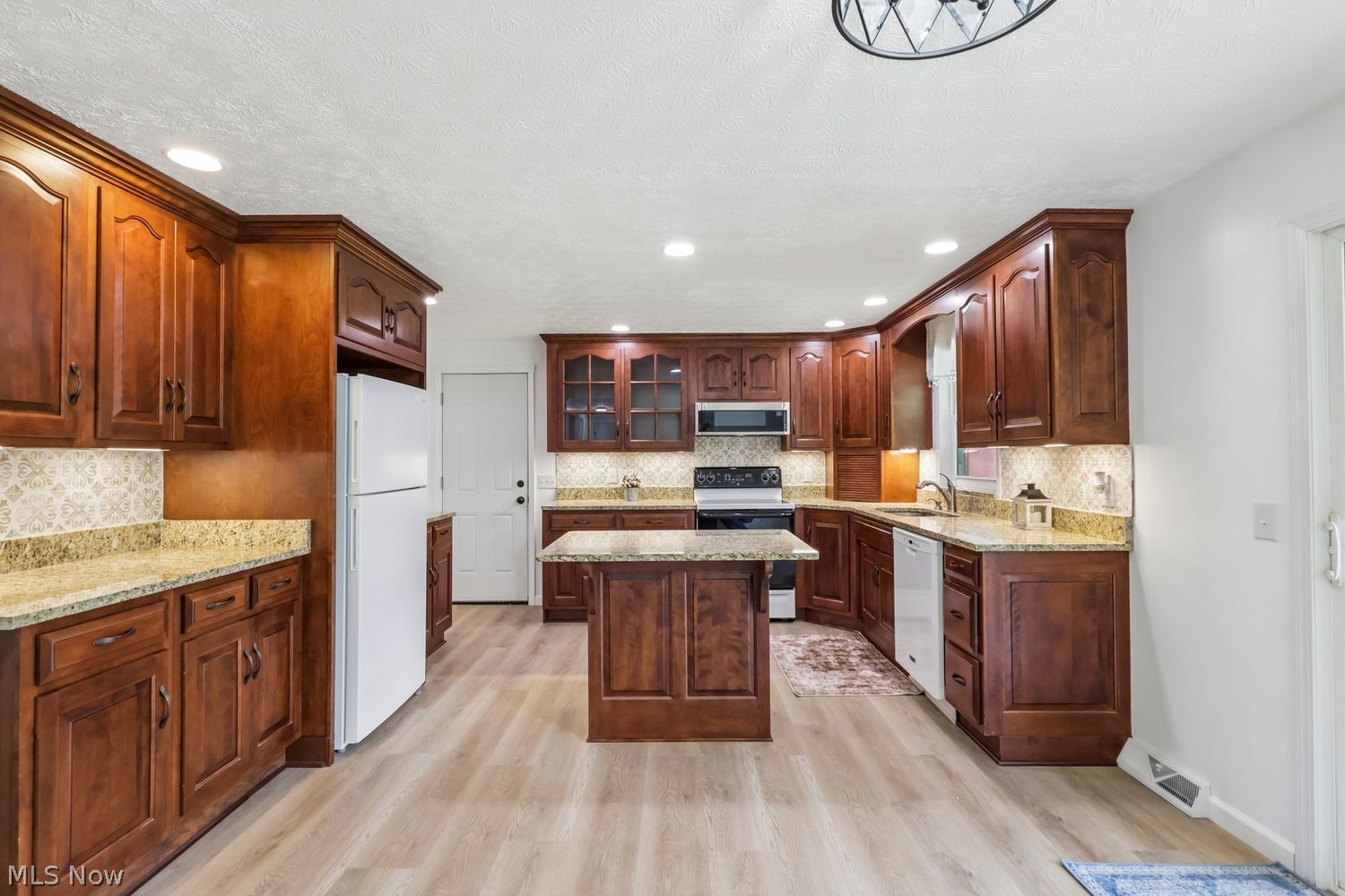 8965 Corbett Road Diamond OH 44412