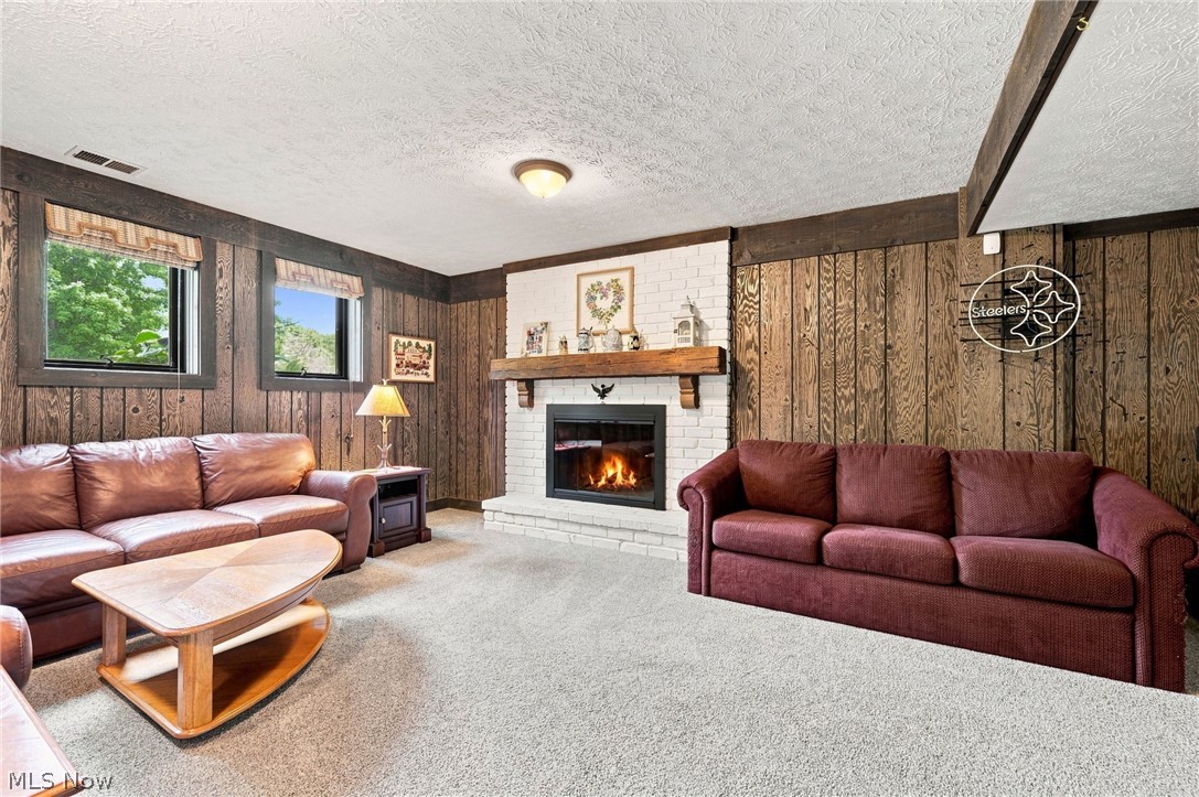 140 Hemlock Cuyahoga Falls OH 44223