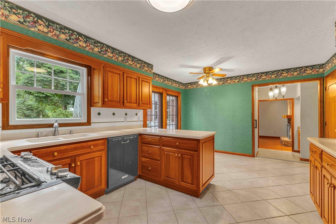 29480 Goulders Green Bay Village OH 44140