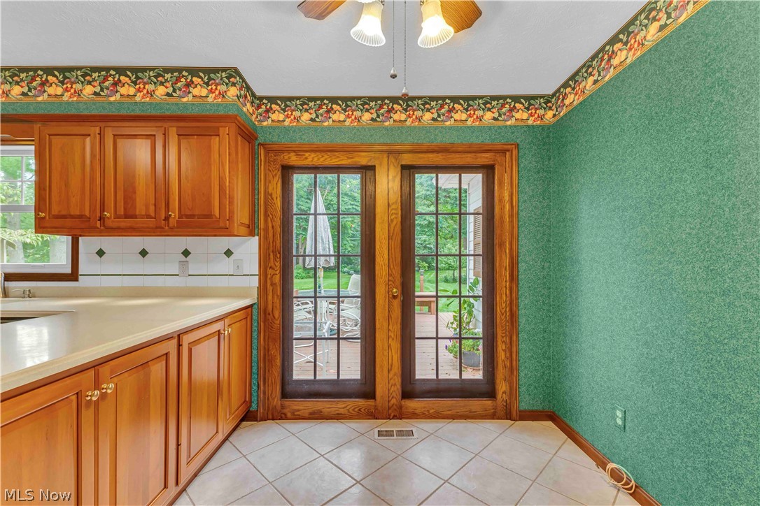29480 Goulders Green Bay Village OH 44140