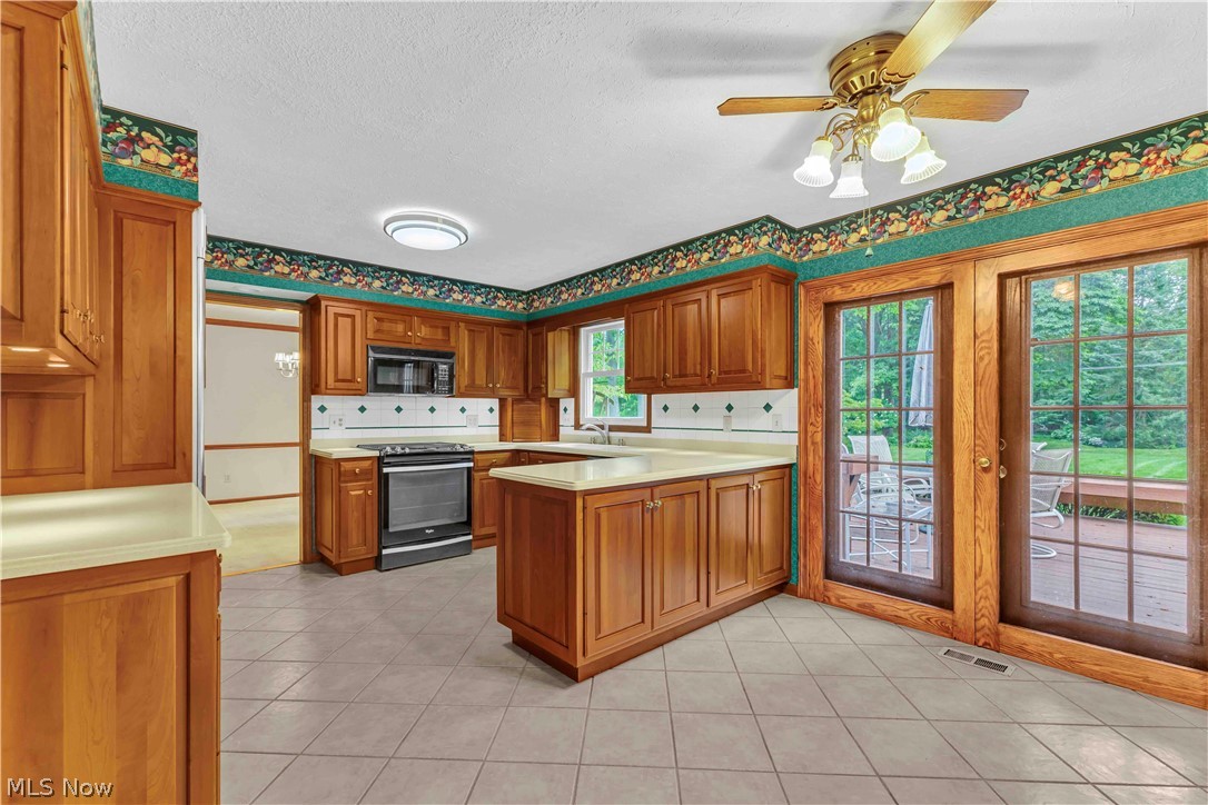 29480 Goulders Green Bay Village OH 44140