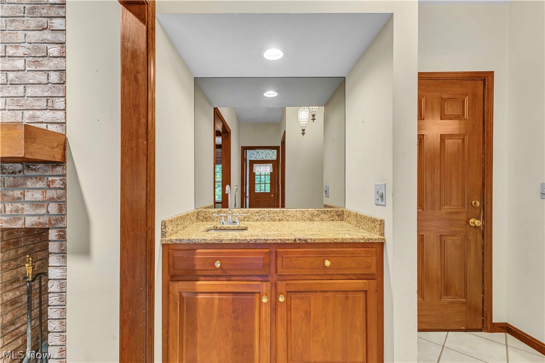 29480 Goulders Green Bay Village OH 44140