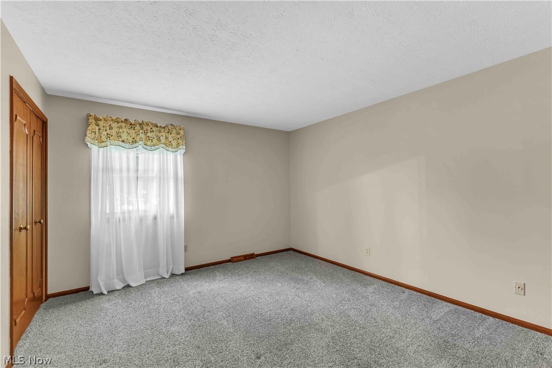 29480 Goulders Green Bay Village OH 44140