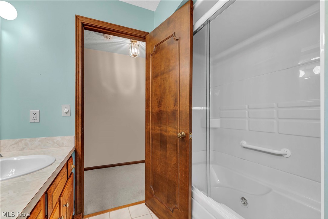 29480 Goulders Green Bay Village OH 44140