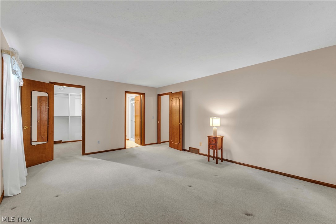 29480 Goulders Green Bay Village OH 44140