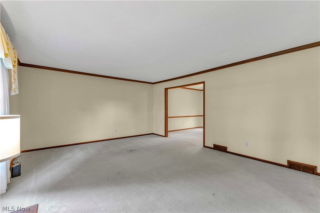 29480 Goulders Green Bay Village OH 44140