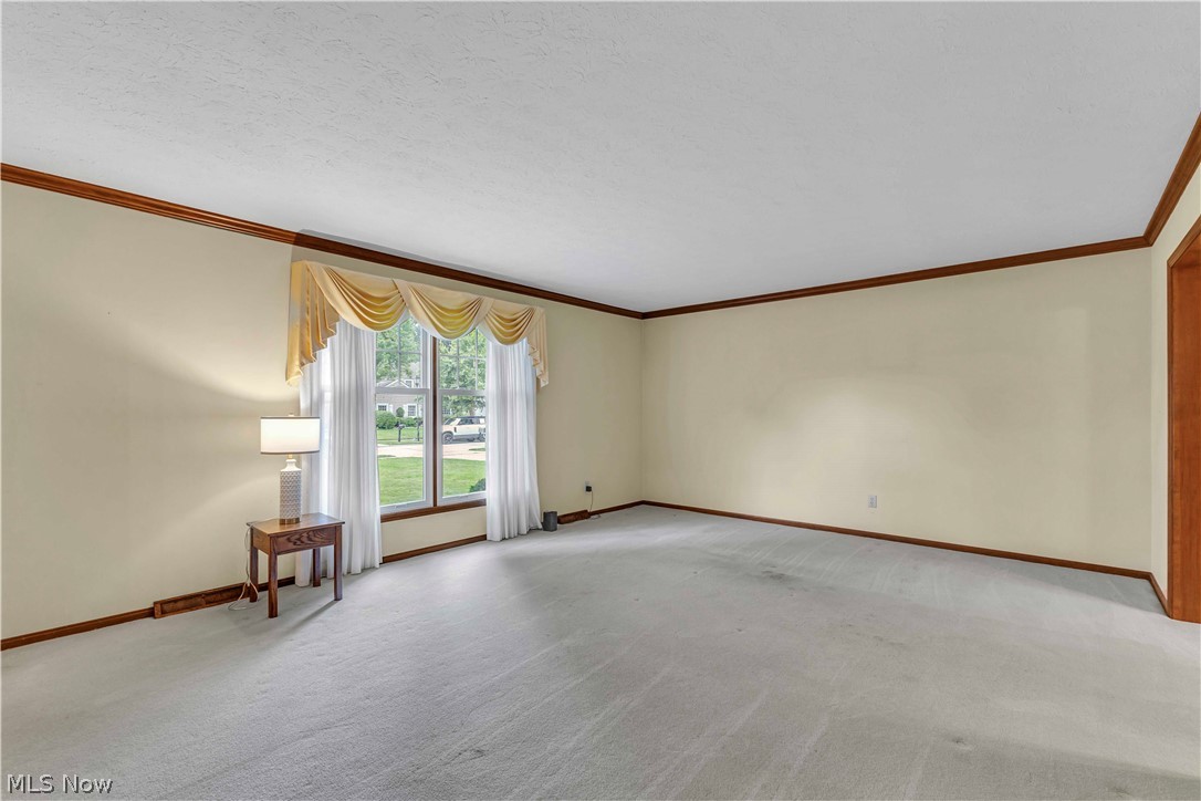 29480 Goulders Green Bay Village OH 44140