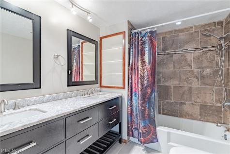 5283 Hickory Drive Lyndhurst OH 44124
