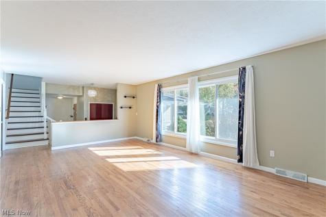 5283 Hickory Drive Lyndhurst OH 44124