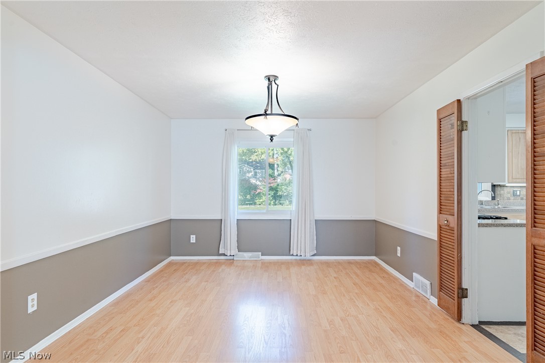 5283 Hickory Drive Lyndhurst OH 44124