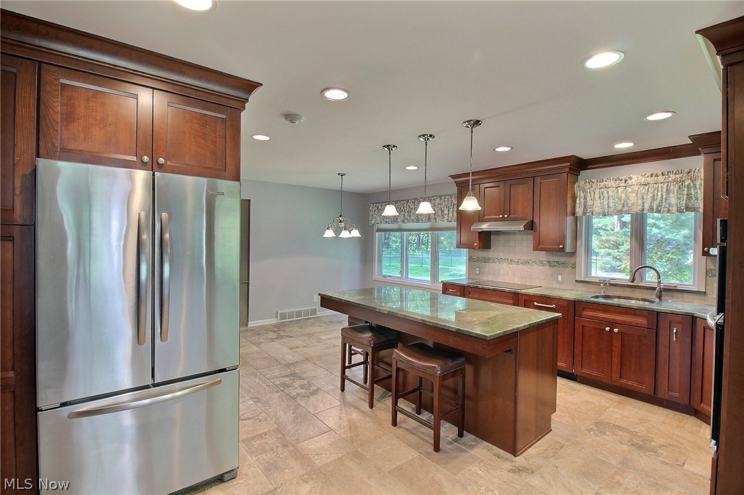 2025 Lyndway Road Lyndhurst OH 44121