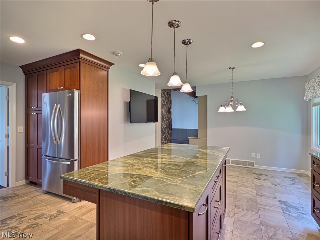 2025 Lyndway Road Lyndhurst OH 44121